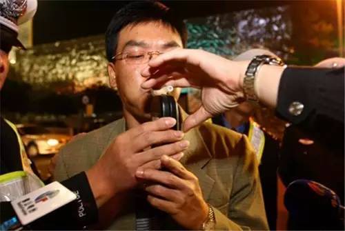 酒精測試儀逃避方法管用嗎，如何躲避交警查酒駕？