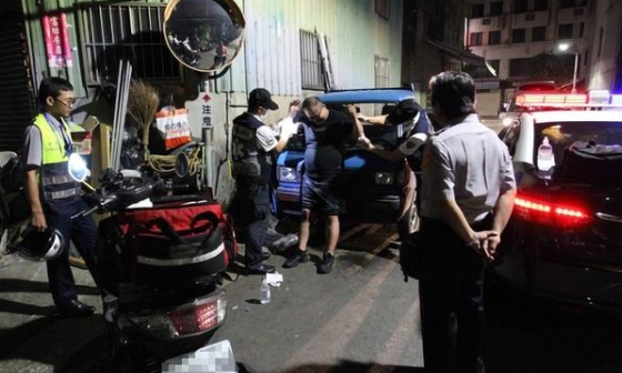 男子酒后催吐兼灌水，依然敗給酒精檢測儀，科學(xué)方法教你怎樣做！